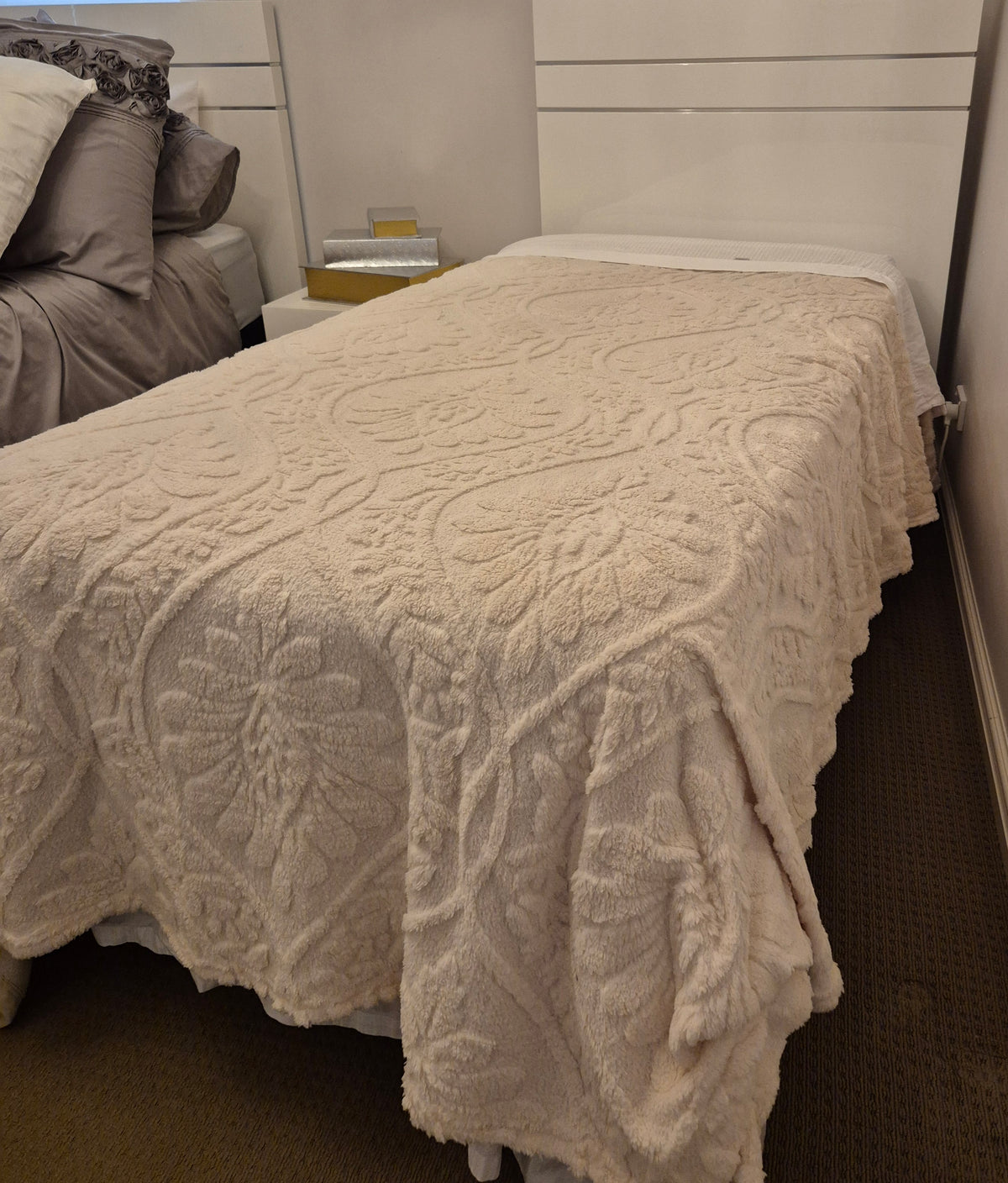 Paris Weave Jacquard Fleece Blanket