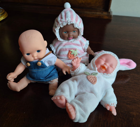 Extra Outfit Options for 5" Dolls