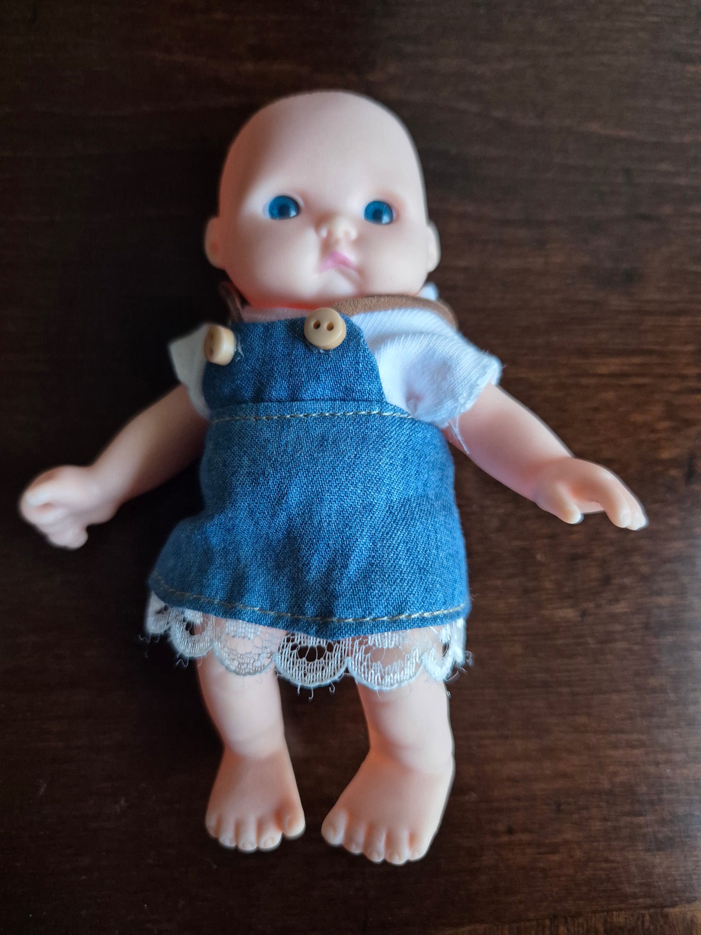 Extra Outfit Options for 5" Dolls