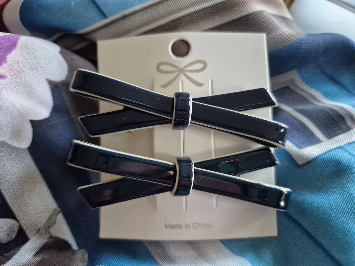 Resin Bow on Alligator Clip - Pair