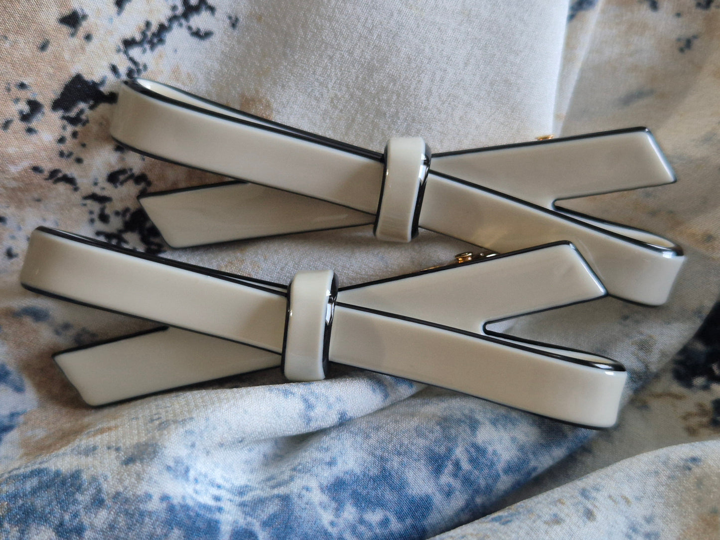 Resin Bow on Alligator Clip - Pair