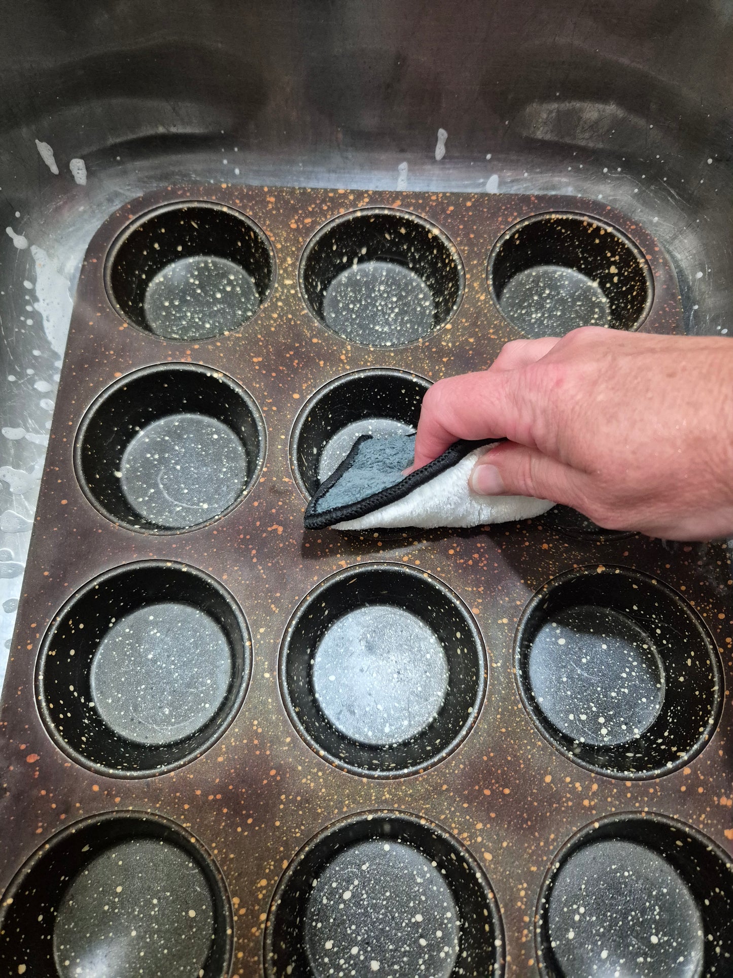 Interior Scrubbing Sponge with Microfibres