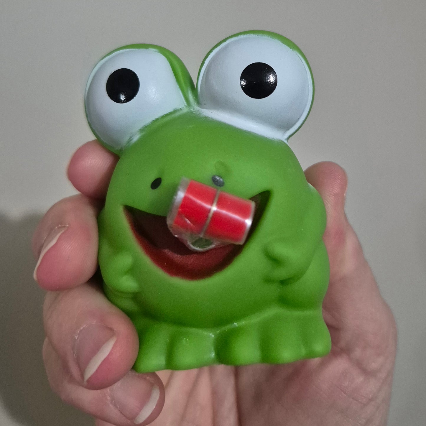 Squeezy Frog with Extending Tongue