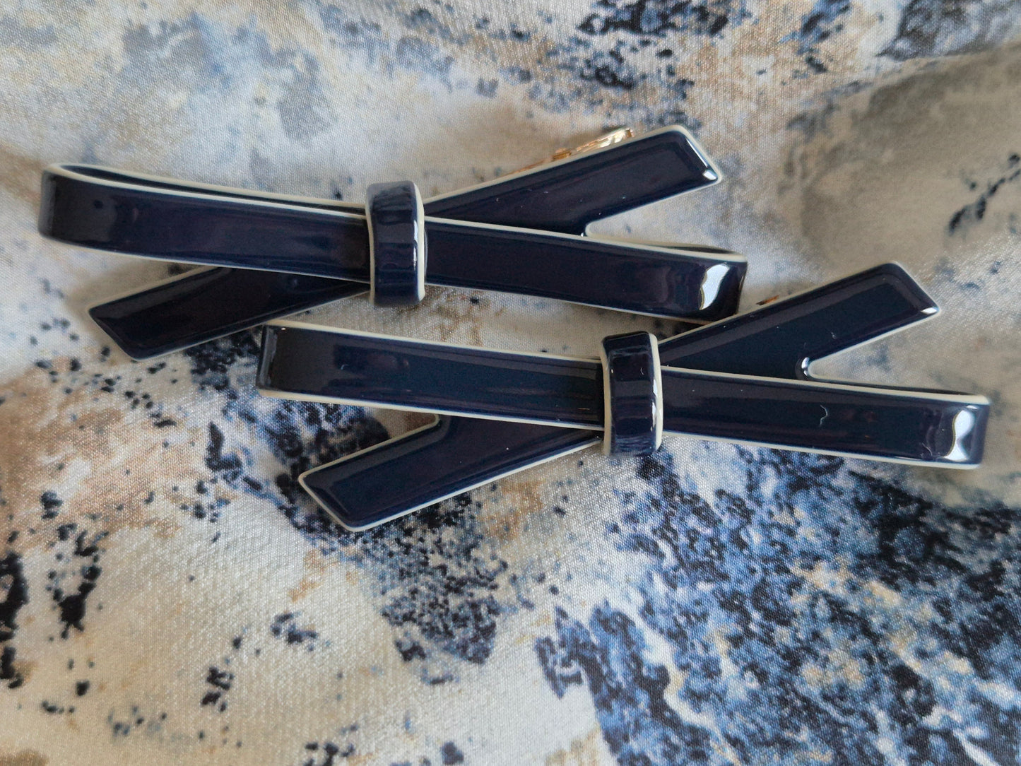 Resin Bow on Alligator Clip - Pair